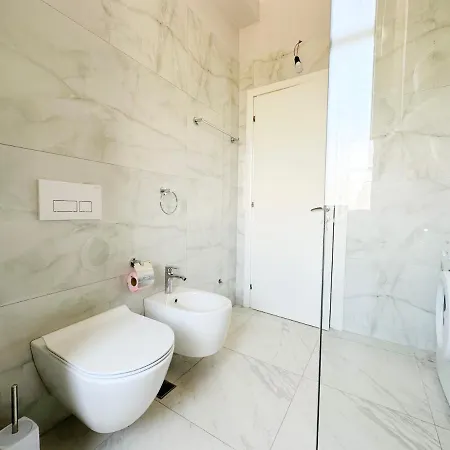 Re Deluxe Studio Apartment